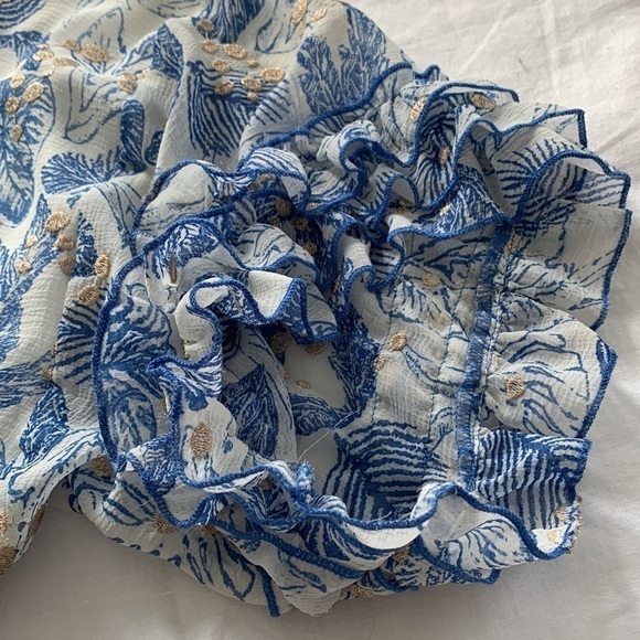 BTFL-life tropical leaf print , blue and white cropped, smoked waist top, size M - Picture 14 of 16